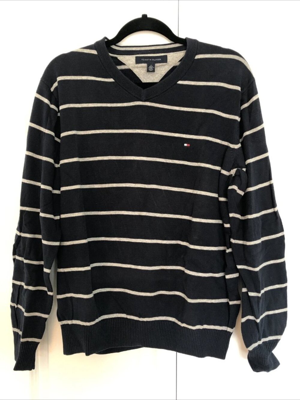 Tommy Hilfiger Men's Medium Blue/White Striped V-Neck Cotton Sweater